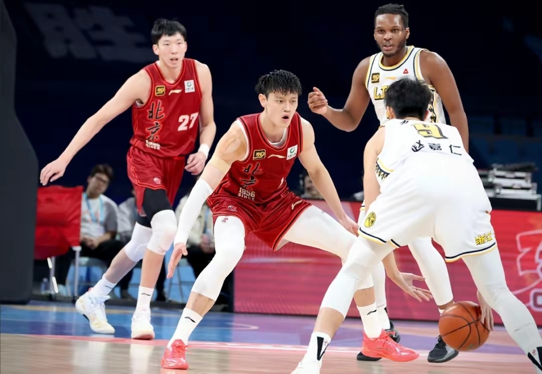 清晨CBA季后赛传出新动向,密尔沃基雄鹿豪取连胜,管理层表态:管理层满意,训练强度明显提升的简单介绍 清晨CBA季后赛传出新动向,密尔沃基雄鹿豪取连胜,管理层表态:管理层满意,训练强度明显提升的简单介绍