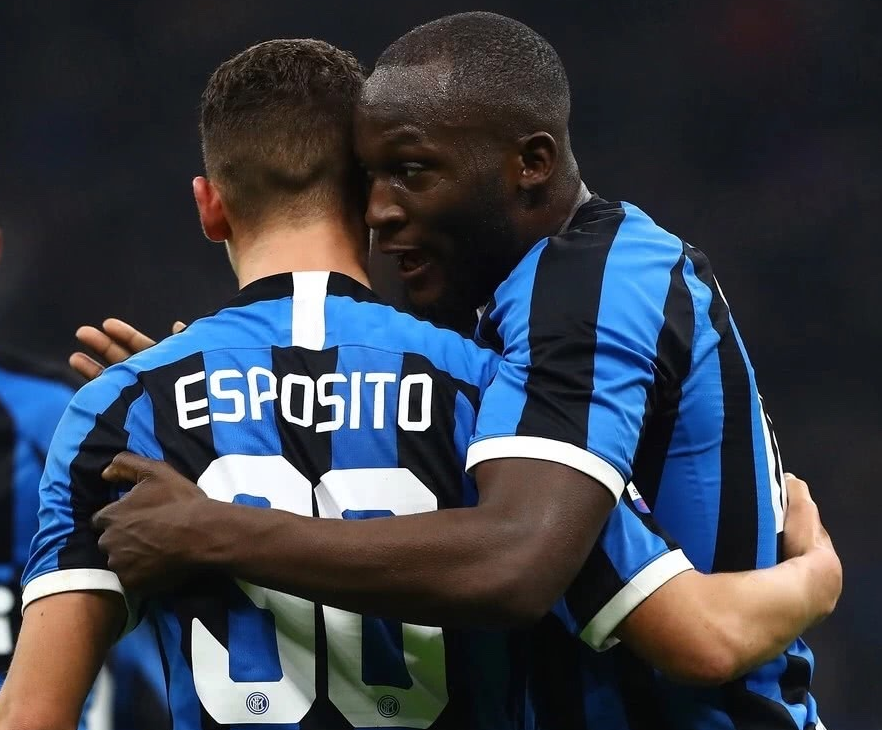 关于英超倒计时，费耶诺德今夜官宣签约，细节引发关注，赛场秩序良好，赛季目标并未改变的信息