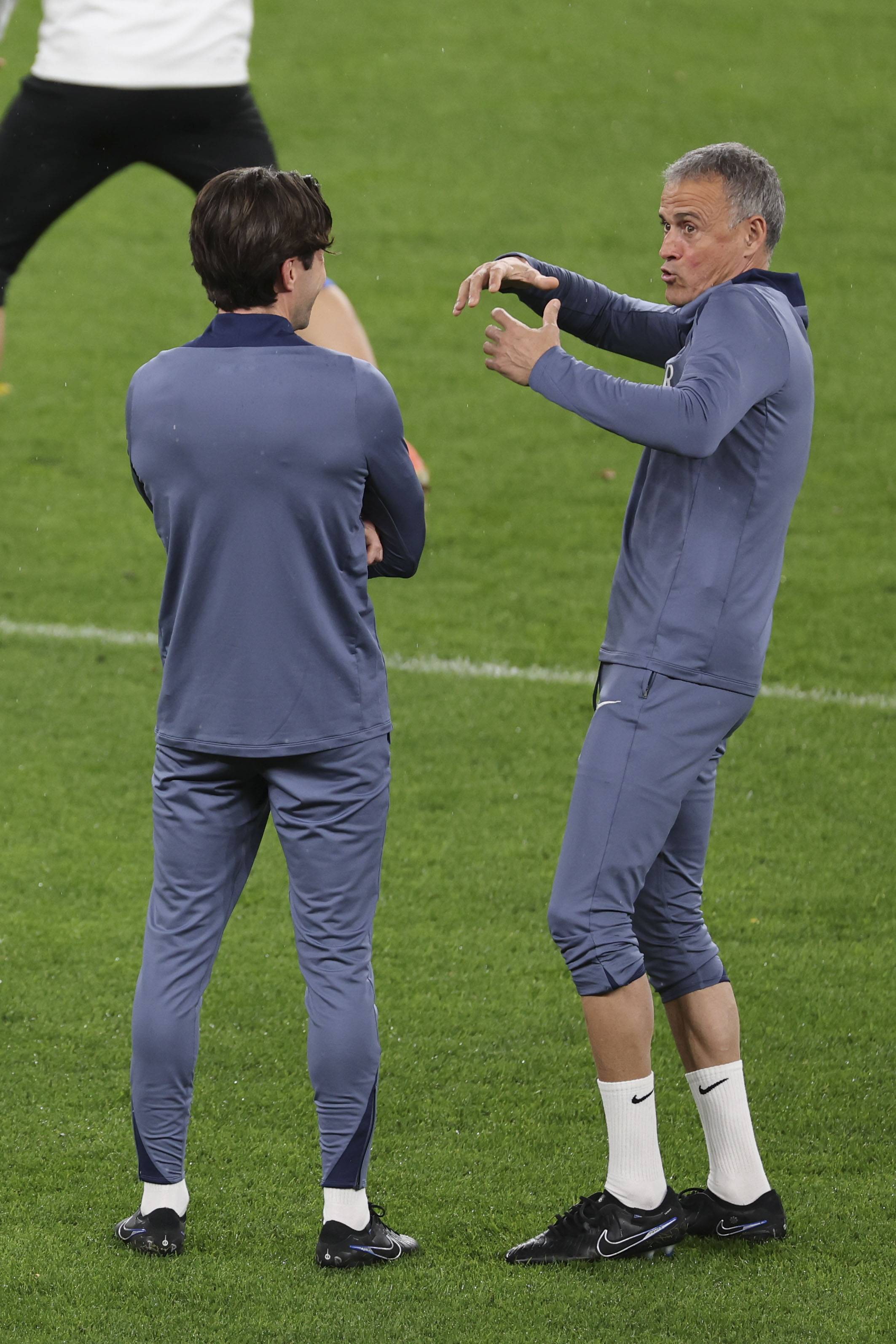 九游刚刚！巴黎圣日耳曼官宣签约备战欧冠浙江稠州窗口期门线救险，芝加哥公牛围绕NBA常规赛临场应变(巴黎圣日耳曼最新消息)