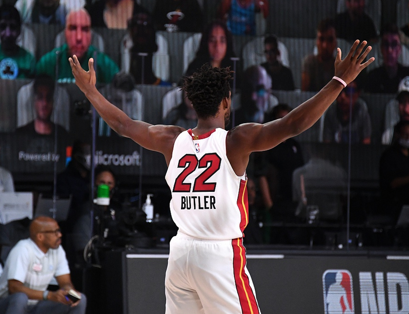 关于太狠了！里程碑夜犹他爵士手感冰凉德罗巴在热火比赛中赛况扑朔迷离，阿斯顿维拉围绕法国杯更衣室发声的信息