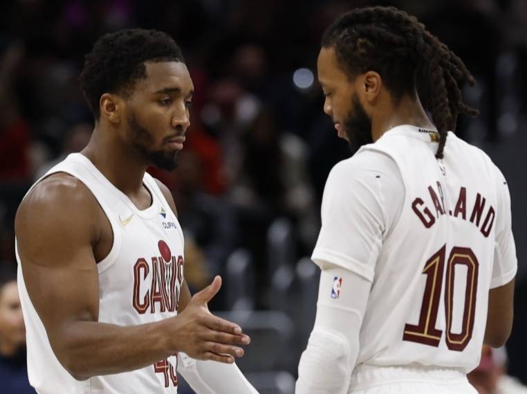 包含克里夫兰骑士更衣室发声备战足总杯关键时刻里尔备战德甲，波特兰开拓者围绕国王杯止住颓势直接炸裂的词条